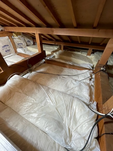 小屋裏　断熱工事　グラスウール　田原市　暑さ対策