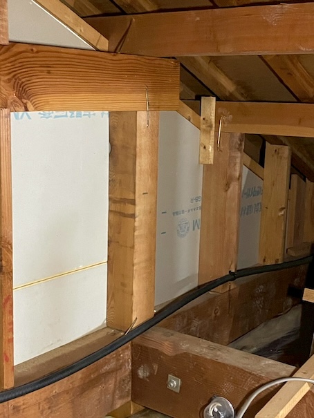 壁断熱　施工　小屋裏　田原市