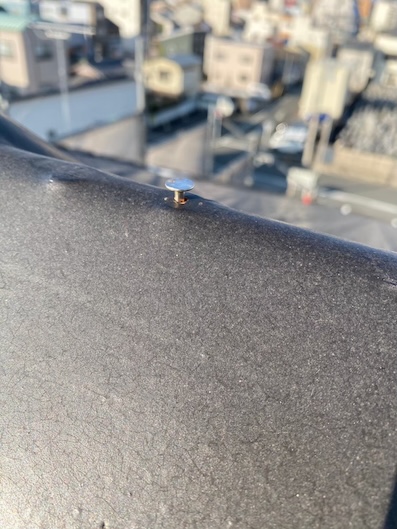 棟瓦　釘浮き　平板瓦　修理　雨漏り