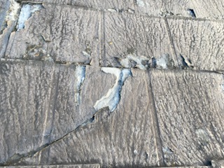 豊橋市　ニチハ　パミール　層間剥離　基材　剥き出し　塗装不可能　屋根材　ひび割れ　めくれ