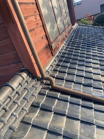 １階屋根　和瓦葺き