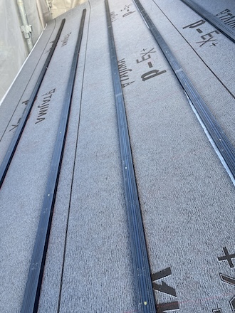 豊橋市　瓦屋根　瓦桟　樹脂製　水抜き　溝　加工