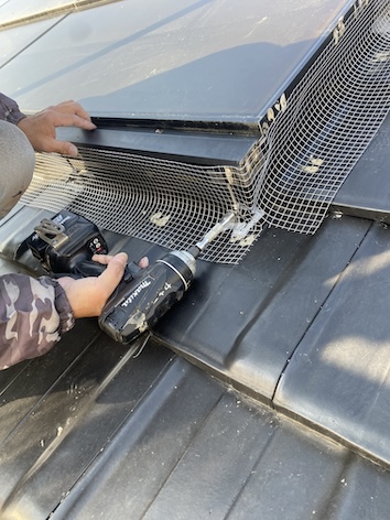 （株）コーユー　バードブロッカー　メンテナンス　豊橋市　ステンレス　ネット　固定　　ソーラーパネル　脱着　可能