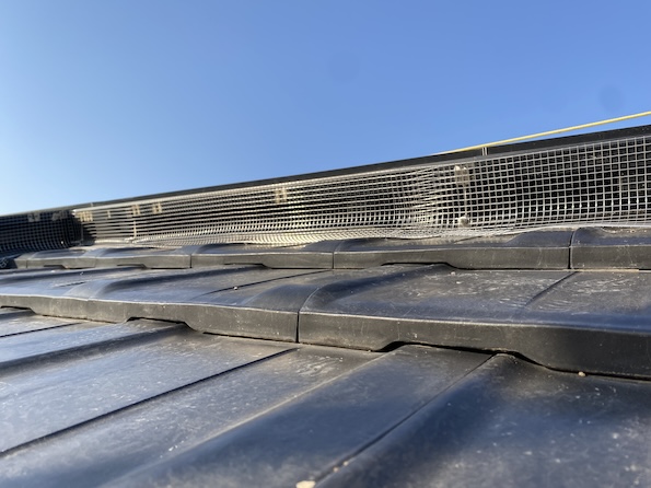 豊橋市　太陽光パネル　鳥の巣　防鳥ネット　ステンレス　ネット　固定　営巣　ハト　バードブロッカー