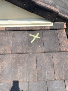 スペイン瓦　破損