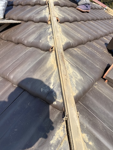 豊橋市　洋瓦屋根　棟瓦　釘浮き　やりかえ　漆喰　確認　撤去