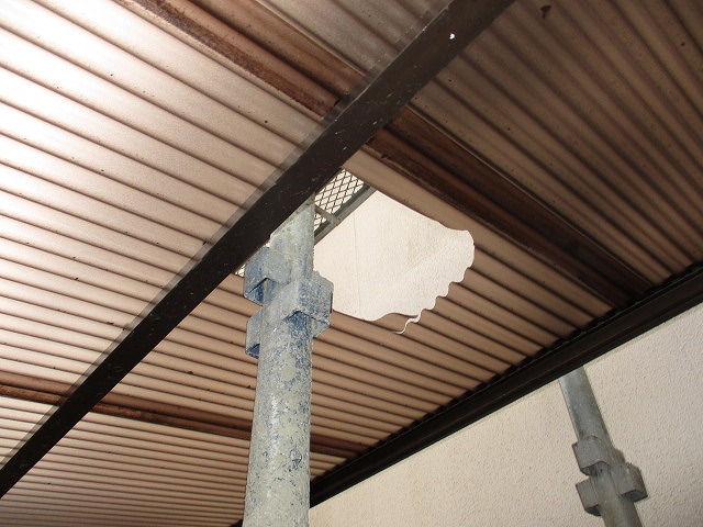 ポリカーボネート波板　足場