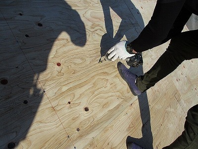 野地板増し張り　ビス留め　豊川市