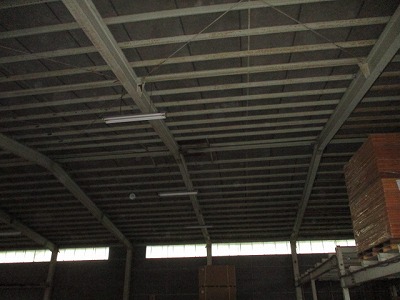 東側倉庫　内部