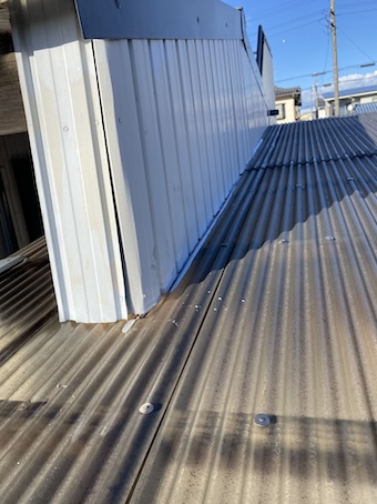 豊川市　ポリカ波板　修理　交換
