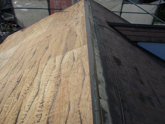 化粧スレート　葺き替え　野地板　カラーベスト　剥がし