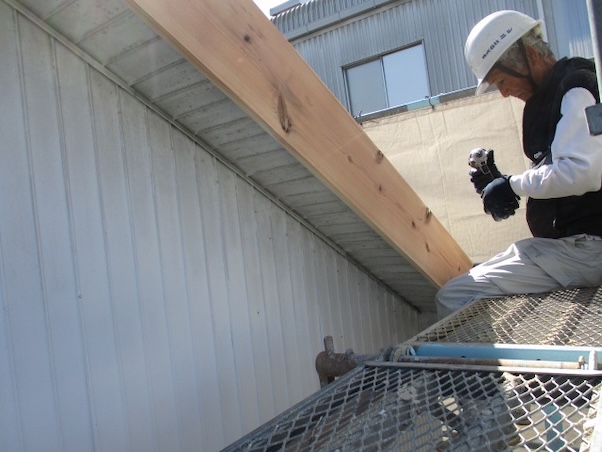田原市　瓦屋根　破風板　破損　割れ　交換　修理