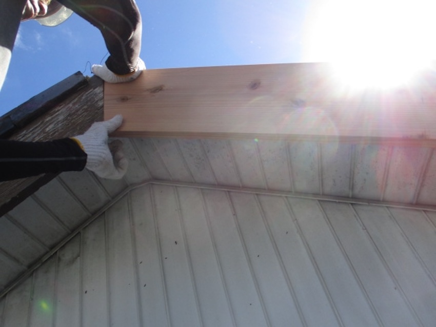 田原市　瓦屋根　破風板　破損　割れ　交換　修理