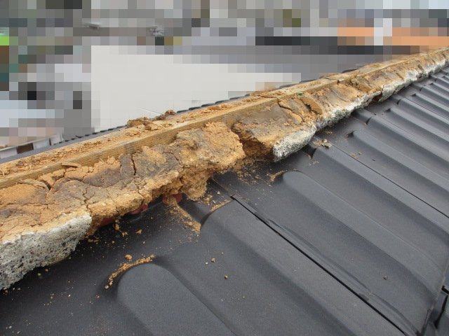 浜松市　棟瓦　平板　洋瓦　撤去　漆喰　剥がれ　土　露出