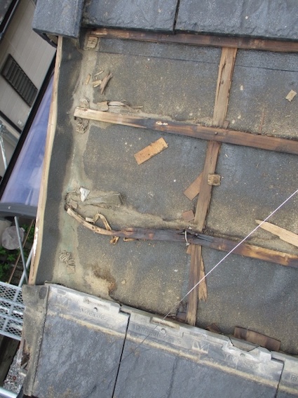 瓦下地　桟木　瓦桟　劣化　