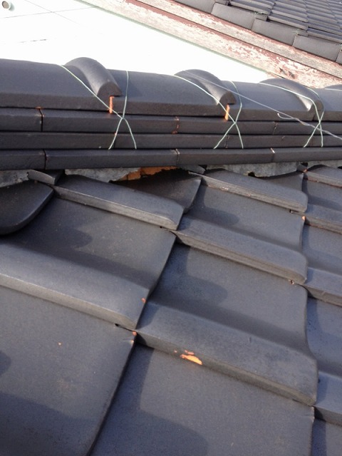 隅棟　しっくい剥がれ