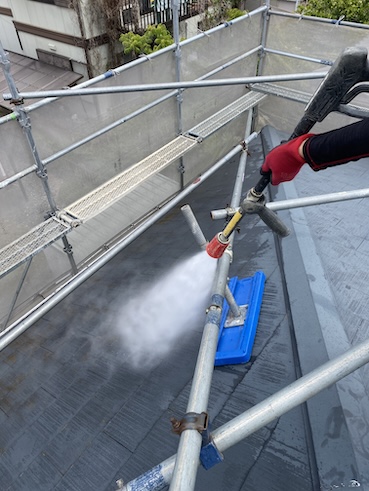 豊川市　カラーベスト　カバー工法　こだわり　屋根　高圧洗浄　重要　工程　施工前