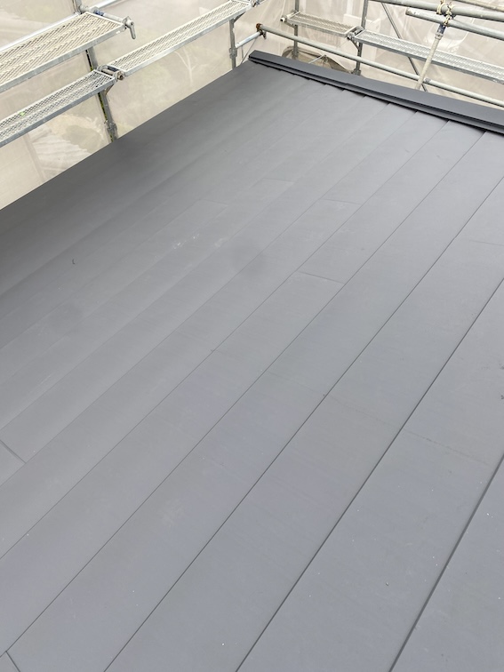 豊橋市　屋根カバー　横暖ルーフ　横葺き　金属屋根材　軽量