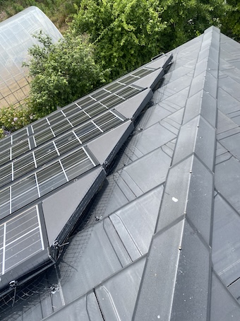 鳥よけネット　取付け工事　太陽光パネル