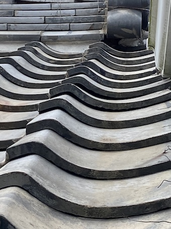 豊橋市　軒天　修理　雨漏り　瓦　隙間