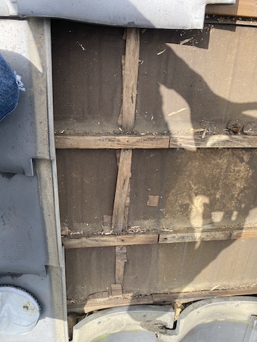 瓦屋根　雨漏り　雨水　ルーフィング