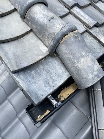 豊川市　瓦　先端　落下寸前　緊急　修理