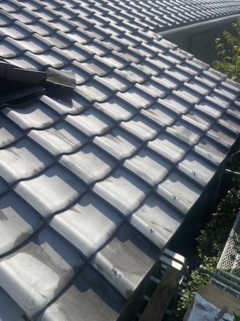 雨漏り　修理　瓦