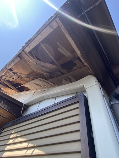 豊橋市　軒天　木製　剥がれ　修理　見積もり