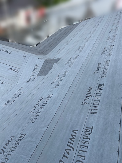 豊橋市　屋根カバー工法　棟板金　撤去　カラーベスト　外装　リフォーム　防水紙　ルーフィング　粘着