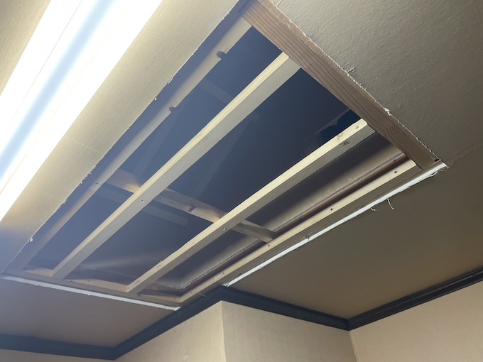 岡崎市　ベルックス　トップライト　天窓　雨漏り　撤去 　室内　補修