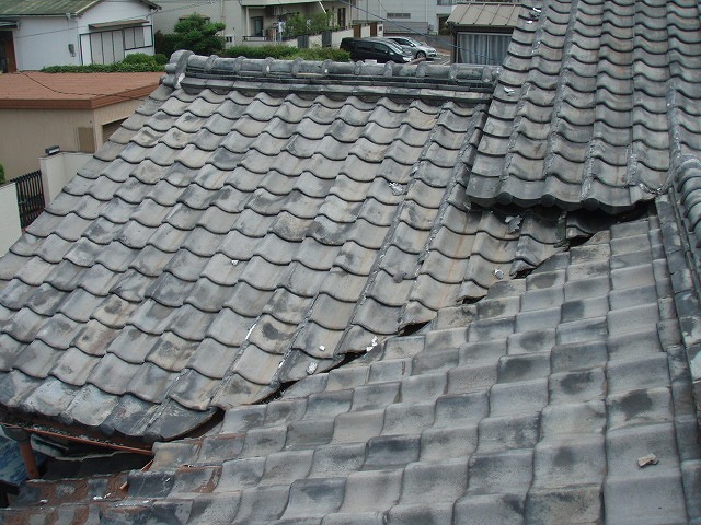 日本瓦　葺き替え前