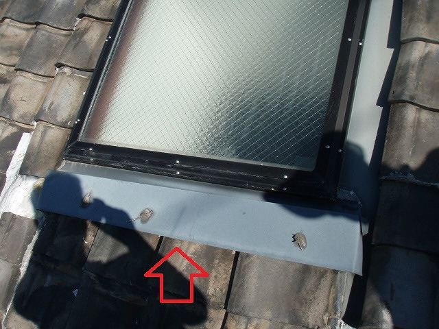 トップライトと瓦の取り合い　エプロン無し