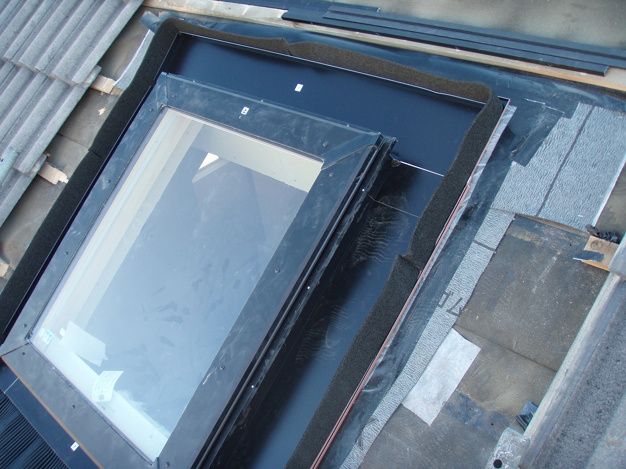 トップライト廻り　水切り