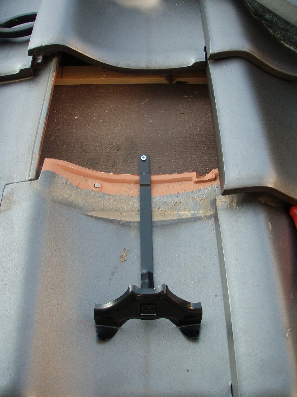 雪止め金具　和瓦