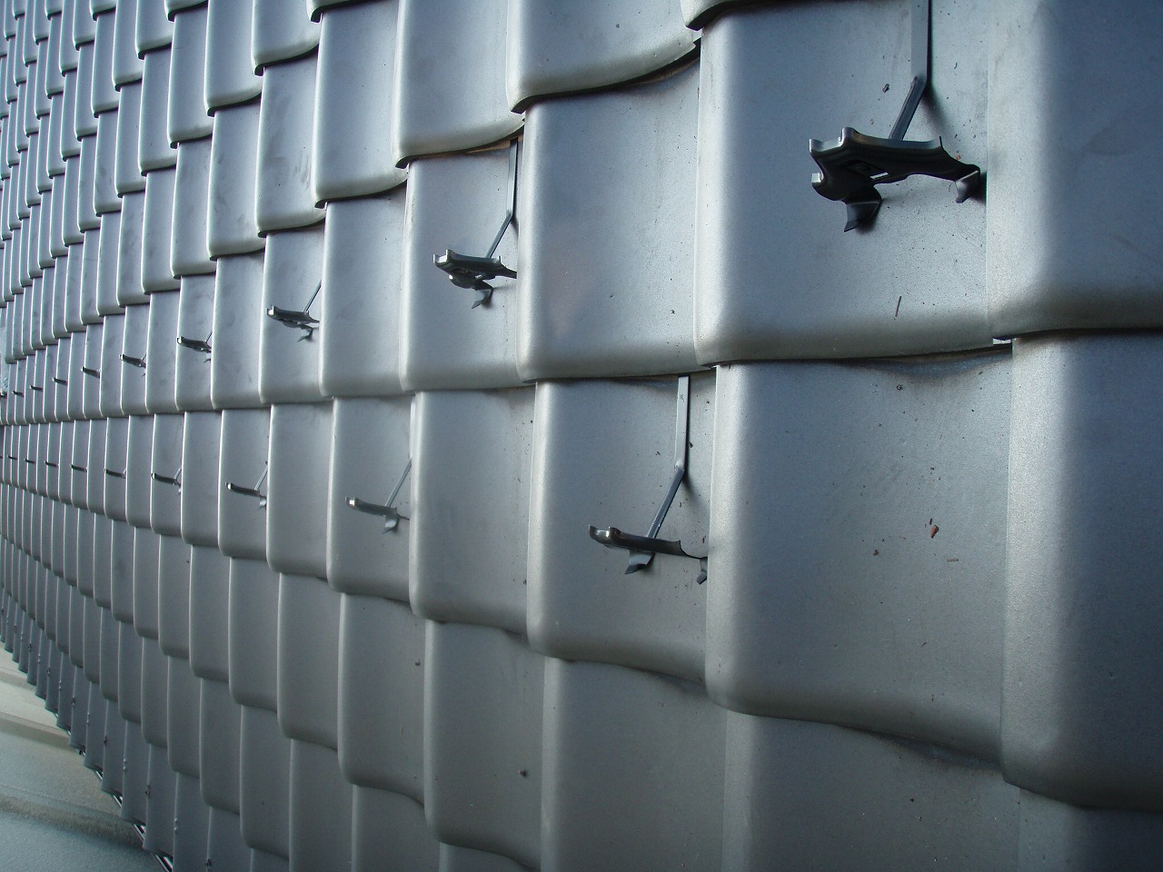 雪止め金具　和瓦