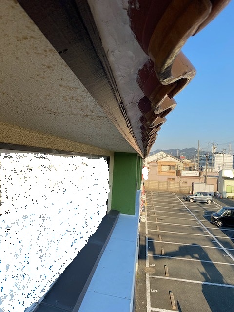 パラペット屋根　軒先しっくい施工後