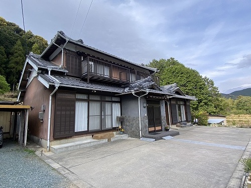 谷樋　谷板金　豊川市　雨漏り　シミ　