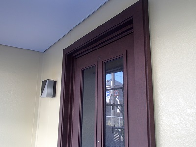 所沢市　玄関角近め