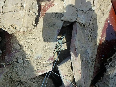 鬼かわらの漆喰が無かったため鬼かわらがはずれ土が崩れています