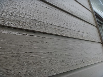 雨戸がぼろぼろ