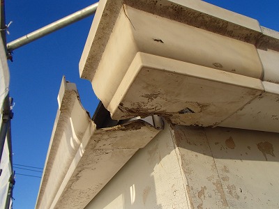 さいたま市桜区　雨樋　破損