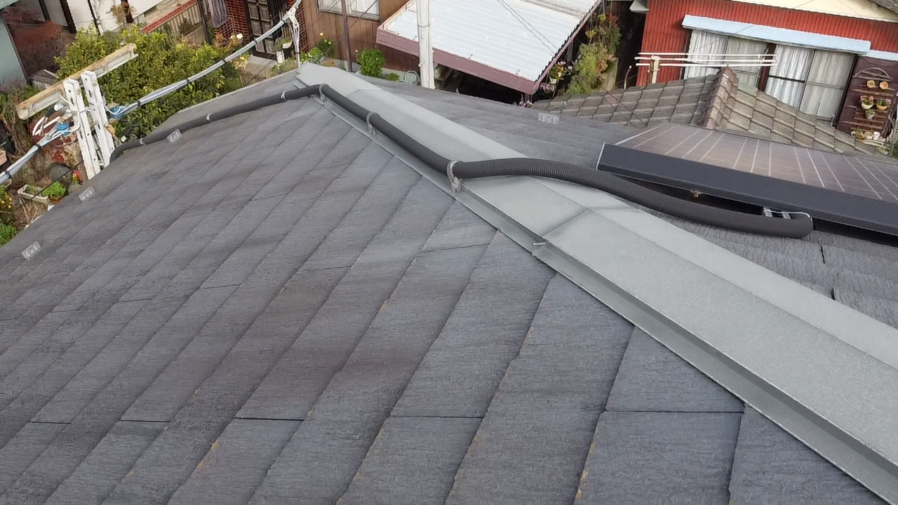 釘の浮いた棟板金