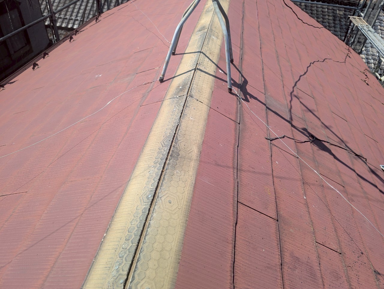 棟板金の撤去と下地確認