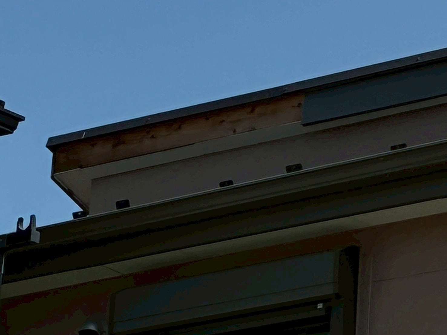 板金が外れてしまった屋根