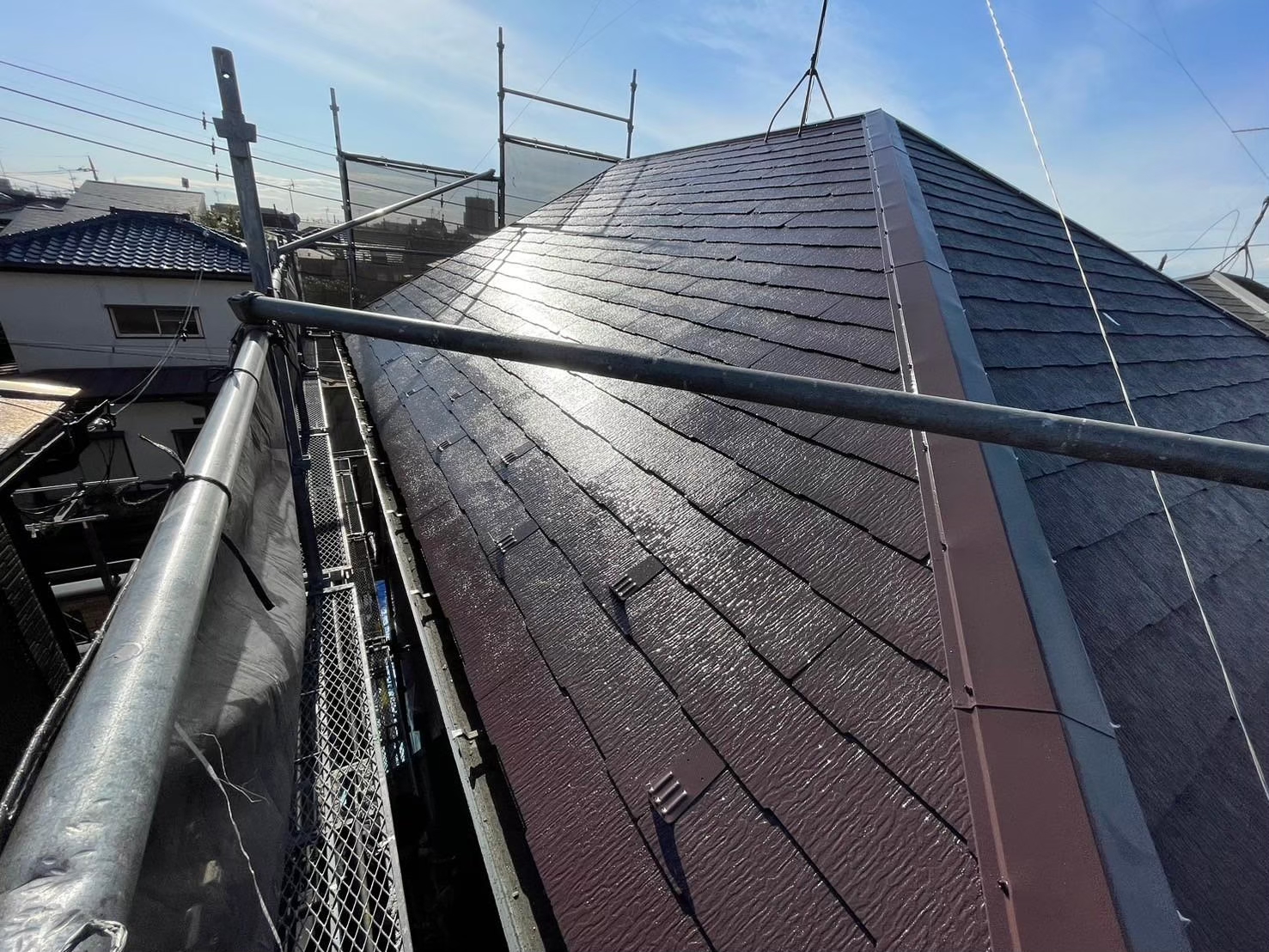屋根塗装が完了したスレート屋根