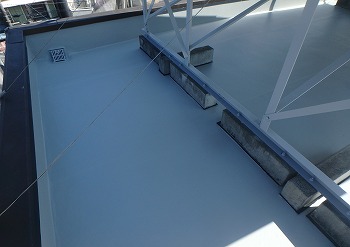 ふじみ野市で劣化した陸屋根のウレタン防水工事と外壁塗装