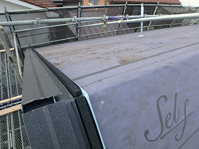 ケラバ・端部の納まりを意識した立ち上げ