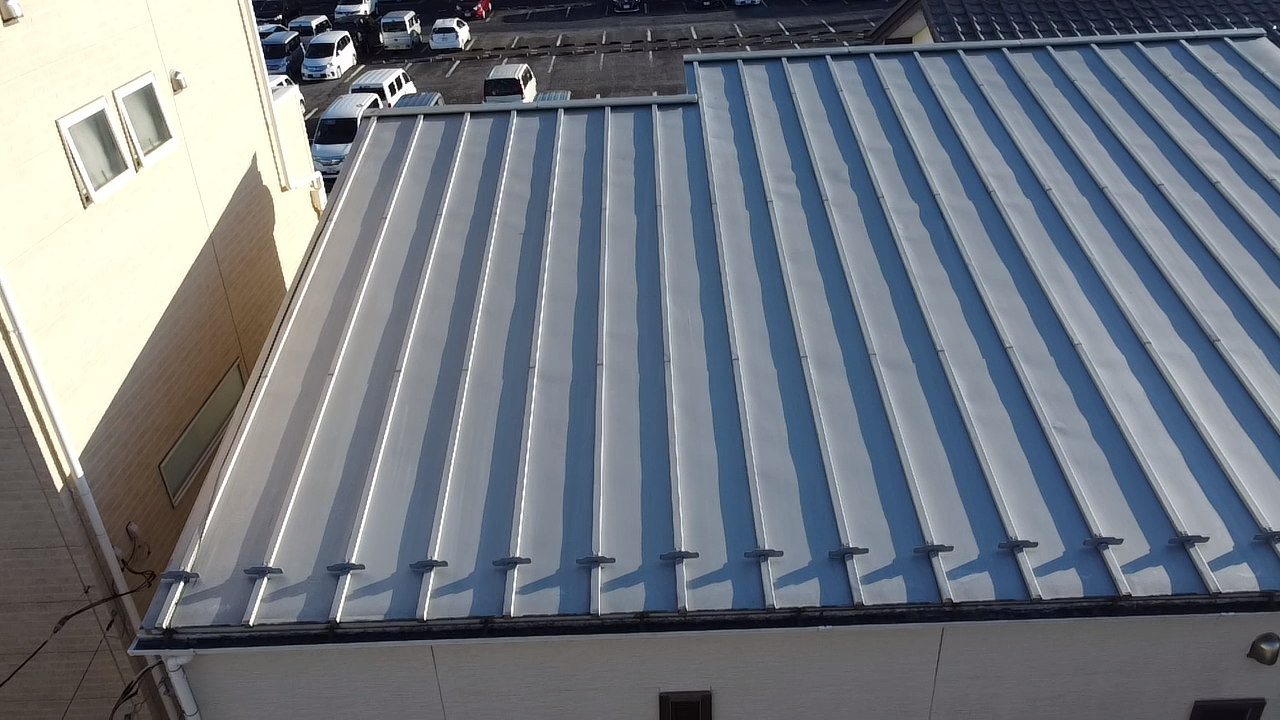 良好な状態の金属屋根