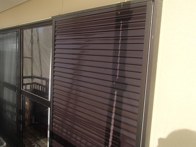 所沢市　雨戸塗装　クリーンマイルドシリコン塗装