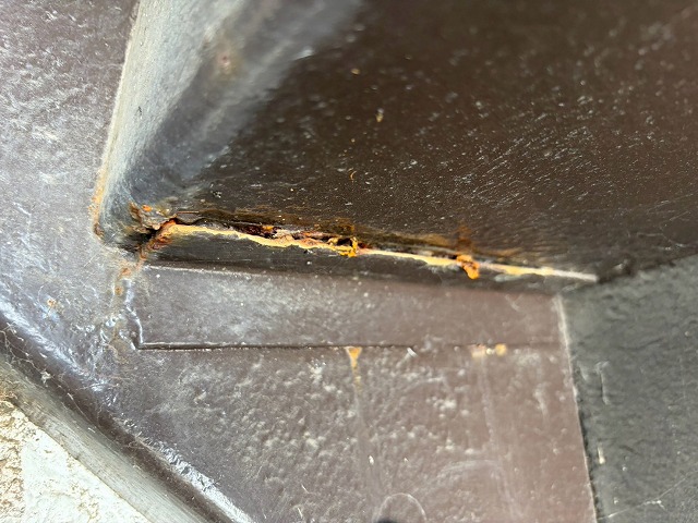 外階段裏側腐食
